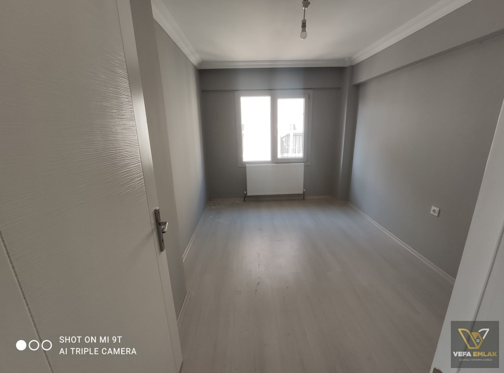 UŞAK MERKEZ KEMALÖZ MAHALLESİ’NDE SATILIK FERAH 3+1 DAİRE