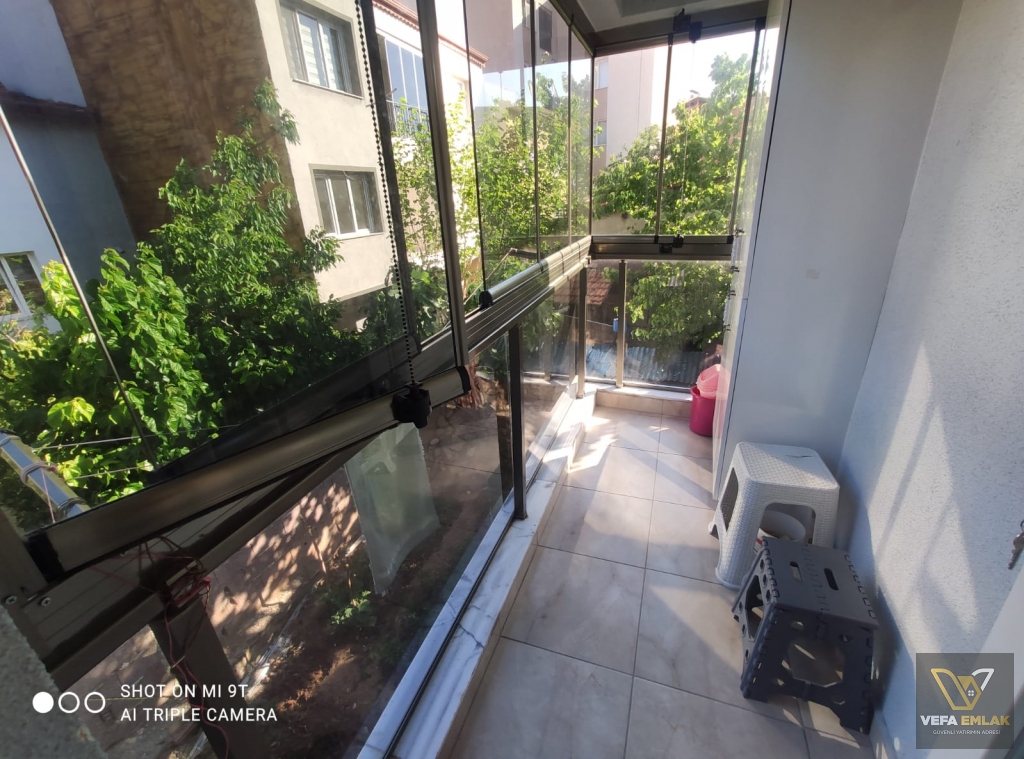 ZÜMRÜT CAMİİ VE YEŞİL CAMİİ ARASINDA FUL EŞYALI 2+1 SATILIK DAİRE