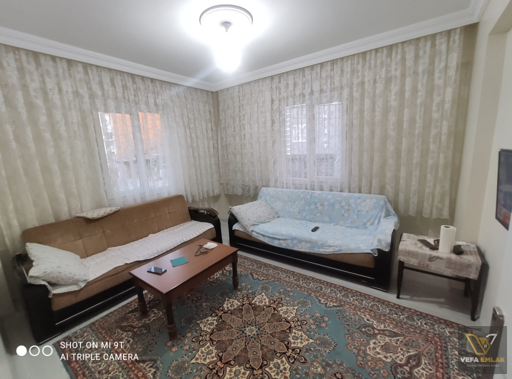 ATATÜRK MAHALLESİ ŞEKER EVLERİ ENSAR CAMİİ YAKININDA SATILIK 2+1 DAİRE