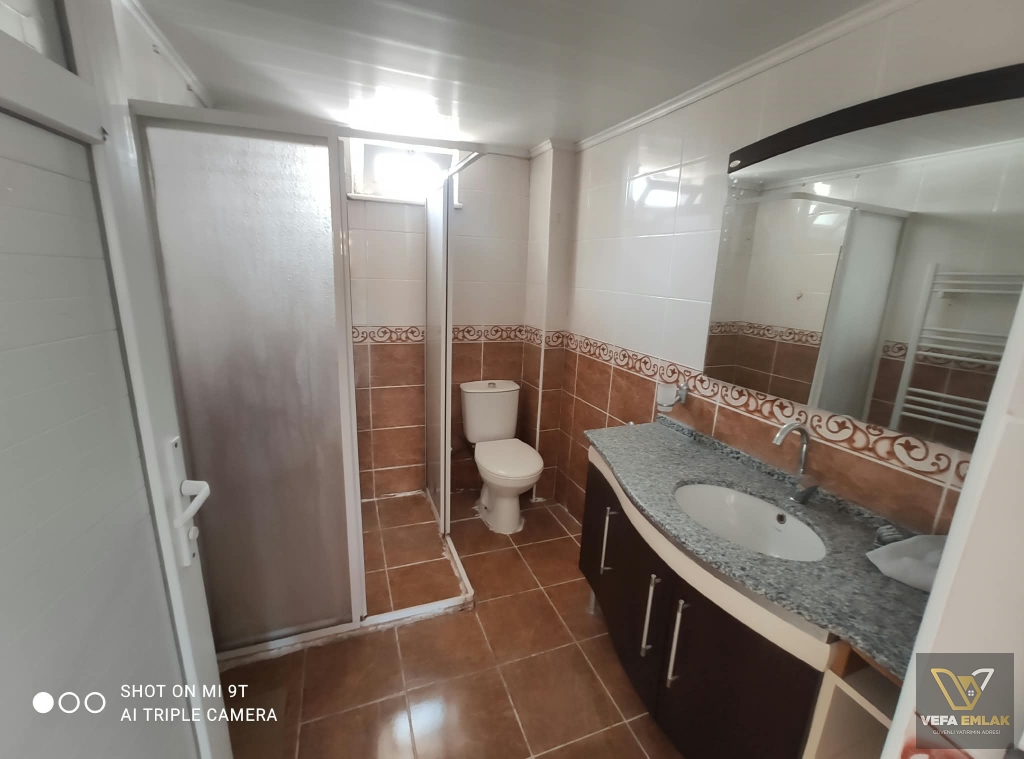 MAHMUT ÖZGÖBEK OKULU YAKININDA MUSTAKİL 3+1 144 m2 DAİRE