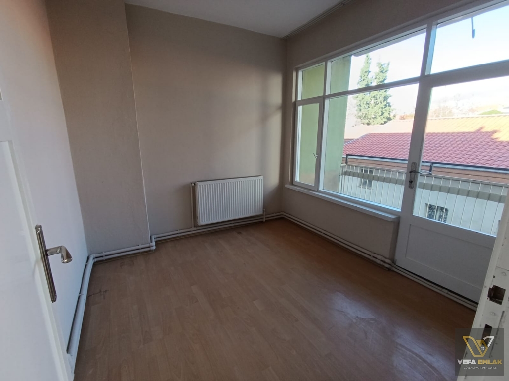 UŞAK ÖZER HAMAMI VE HALK EĞİTİM YANINDA KİRALIM 3+1 DAİRE