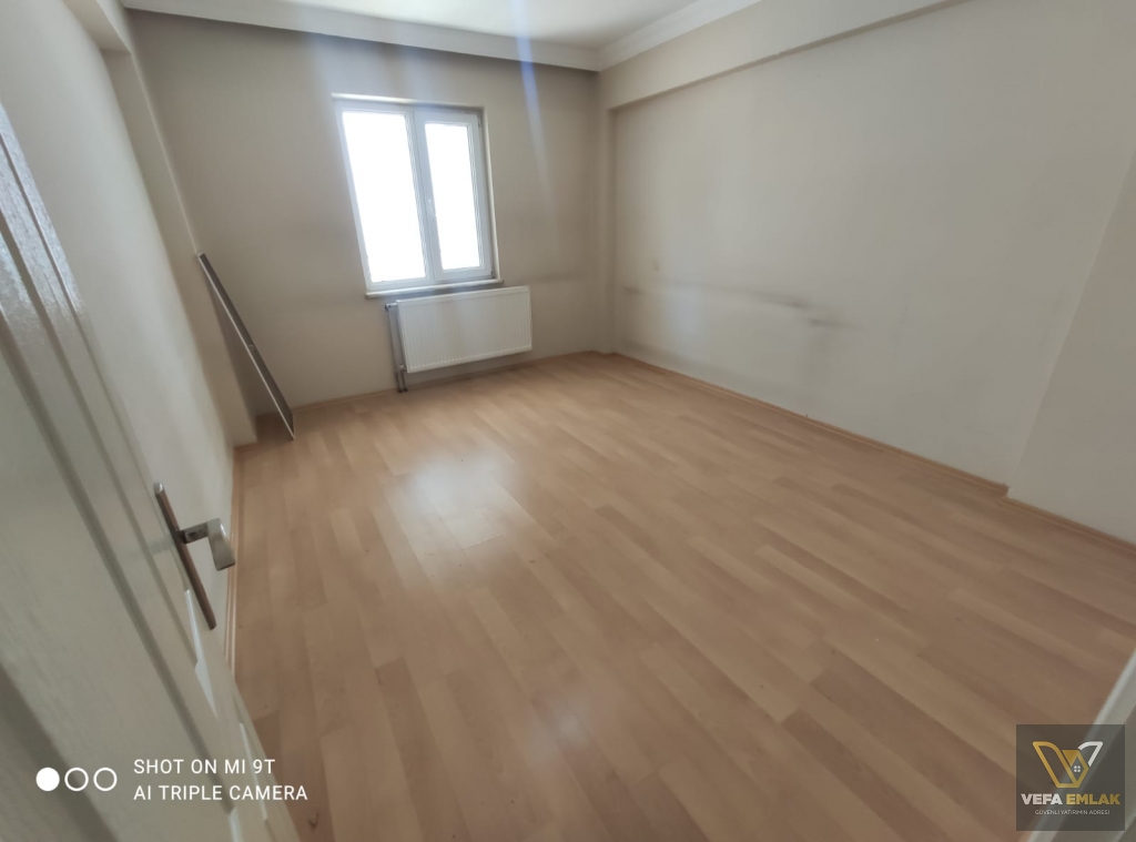KEMALÖZ MAH.AYŞE ANA SAGLİK MSLK.LİSESİ YAKININDA SATILIK 3+1 DAİRE