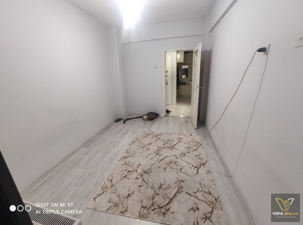 ESKİ BELEDİYE YAKINLARINDA 135 m2 SATILIK 3+1 DAİRE