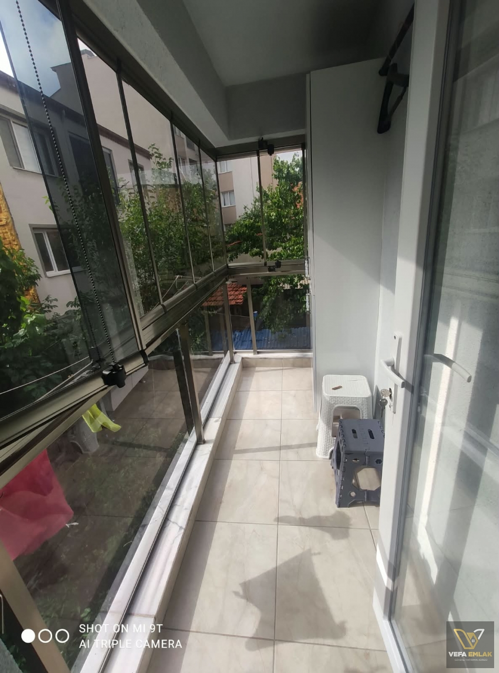 ZÜMRÜT VE  YEŞİL CAMİ  ARASINDA SATILIK 2+1 FULL EŞYALI DAİRE