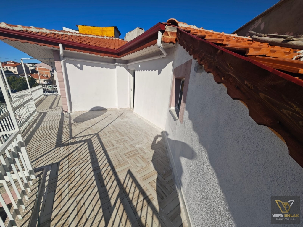 GEDİZYOLU ZÜMRÜT CAMİİ YAKINI SATILIK 2+1 DAİRE