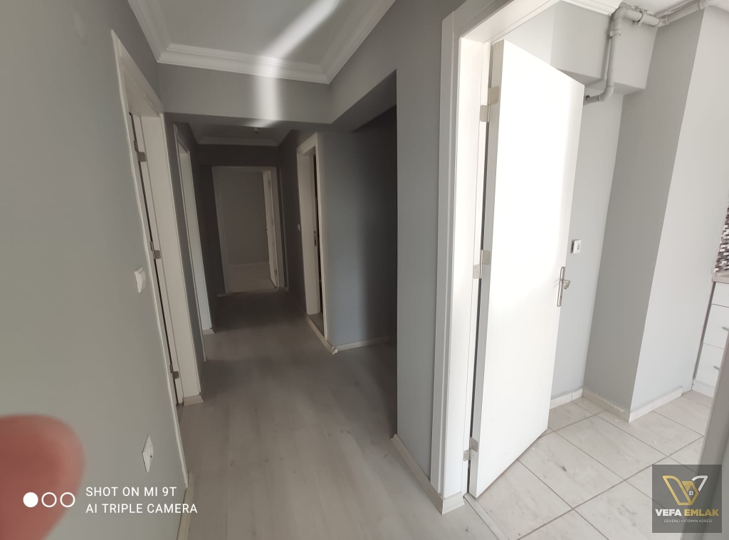 UŞAK MERKEZ KEMALÖZ MAHALLESİ’NDE SATILIK FERAH 3+1 DAİRE