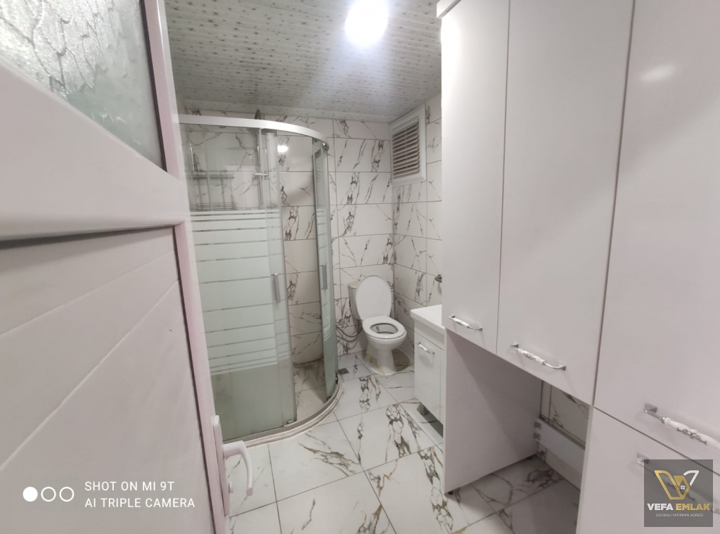 ATA PARK FİLE MARKET YAKININDA  ARA KAT SATILIK 2+1 DAİRE