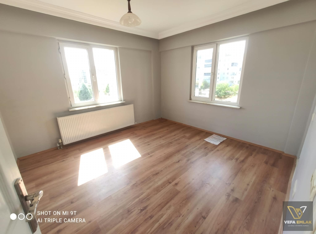 MAHMUT ÖZGÖBEK OKULU YAKININDA MUSTAKİL 3+1 144 m2 DAİRE