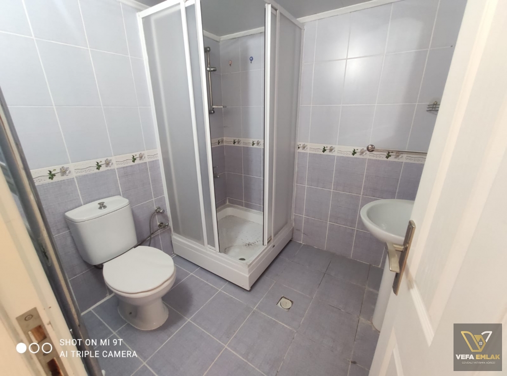 KEMALÖZ MAH.AYŞE ANA SAGLİK MSLK.LİSESİ YAKININDA SATILIK 3+1 DAİRE
