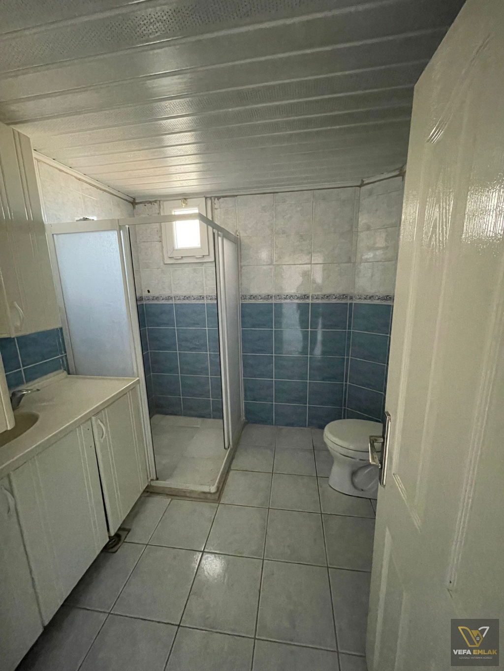 UŞAK MERKEZ FEZVİ ÇAKMAK MAHALLESİ SATILIK GENİŞ DAİRE