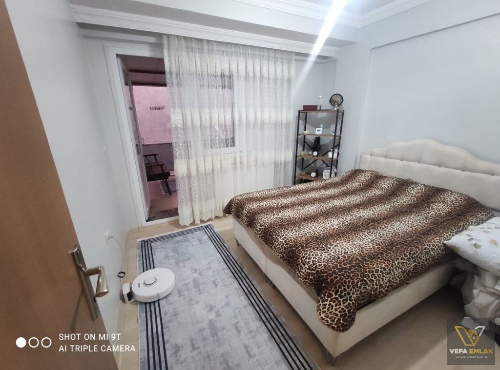 ŞEKER EVLERİ PAZAR YERİ YAKININDA 95 m2 2+1 SATILIK DAİRE