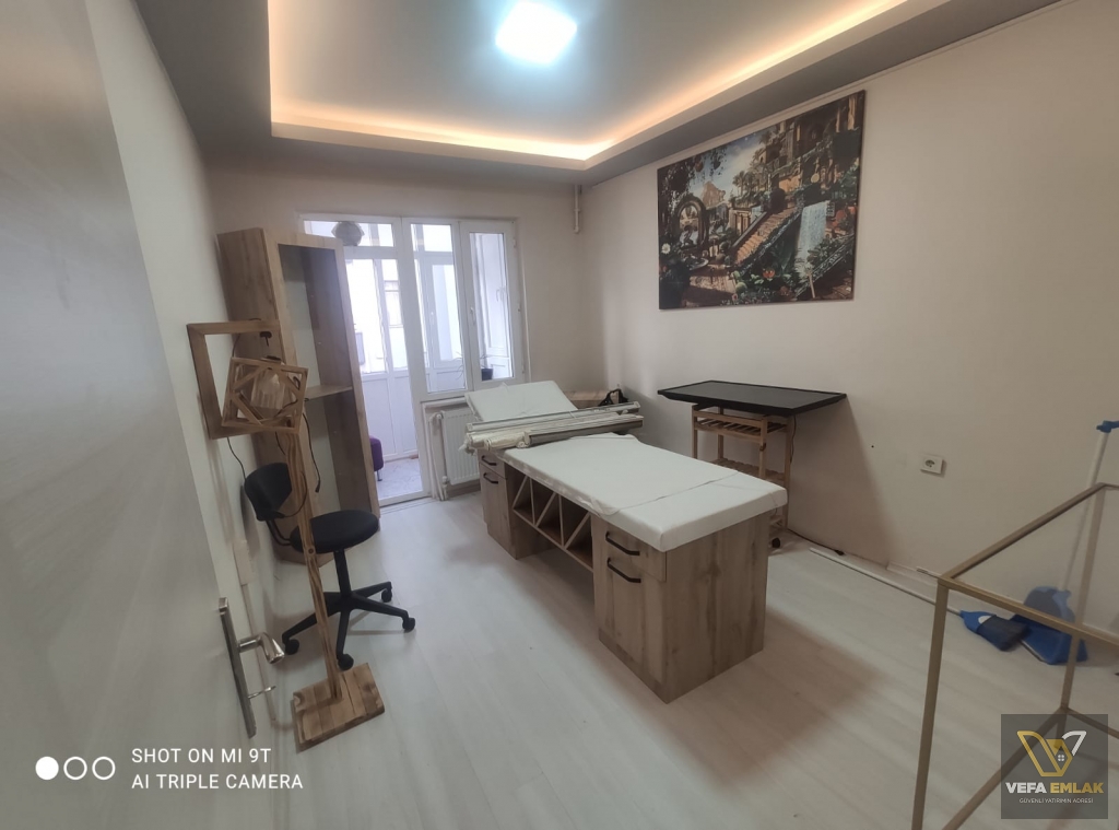 ???? KİRALIK OFİS – UŞAK MERKEZ / ZÜBEYDE HANIM CADDESİ