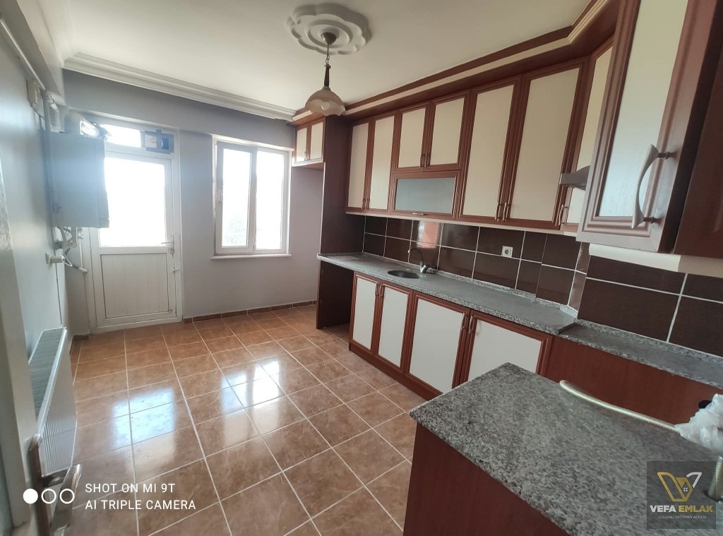 MAHMUT ÖZGÖBEK OKULU YAKININDA MUSTAKİL 3+1 144 m2 DAİRE