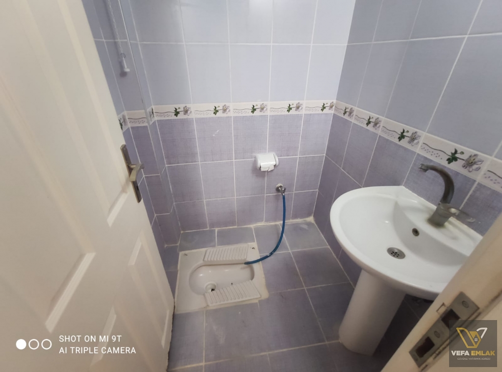 KEMALÖZ MAH.AYŞE ANA SAGLİK MSLK.LİSESİ YAKININDA SATILIK 3+1 DAİRE