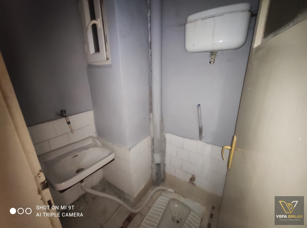 DÖRT YOL VE CİNİBİZ YAKINI ARA KAT 2+1 SATILIK DAİRE