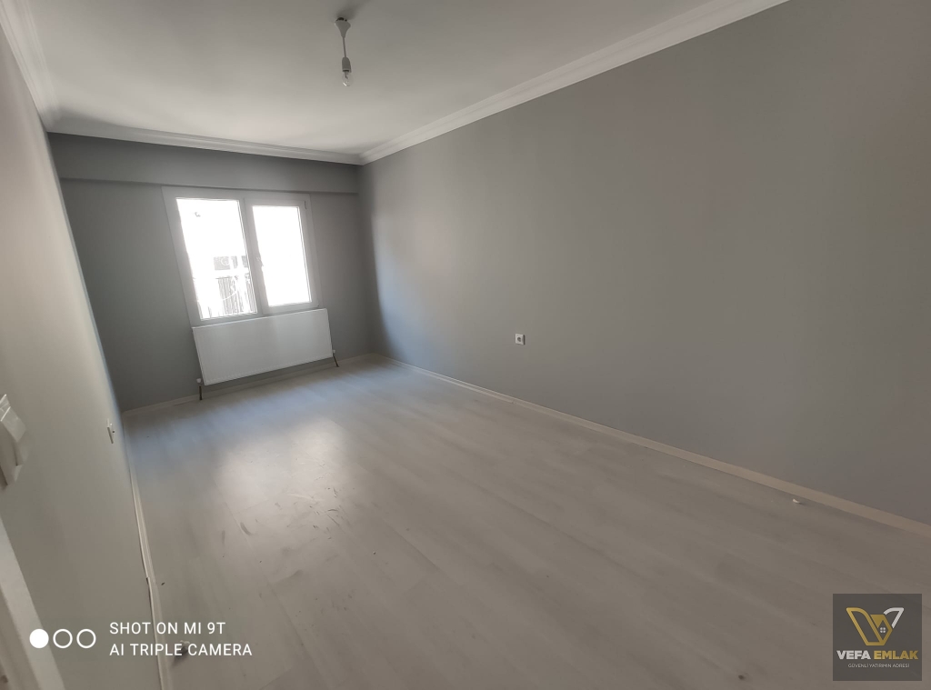 UŞAK MERKEZ KEMALÖZ MAHALLESİ’NDE SATILIK FERAH 3+1 DAİRE