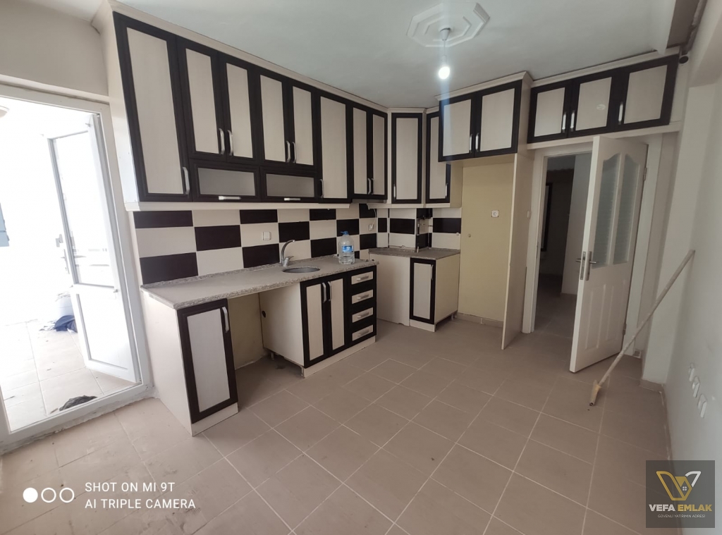 KEMALÖZ MAH.AYŞE ANA SAGLİK MSLK.LİSESİ YAKININDA SATILIK 3+1 DAİRE