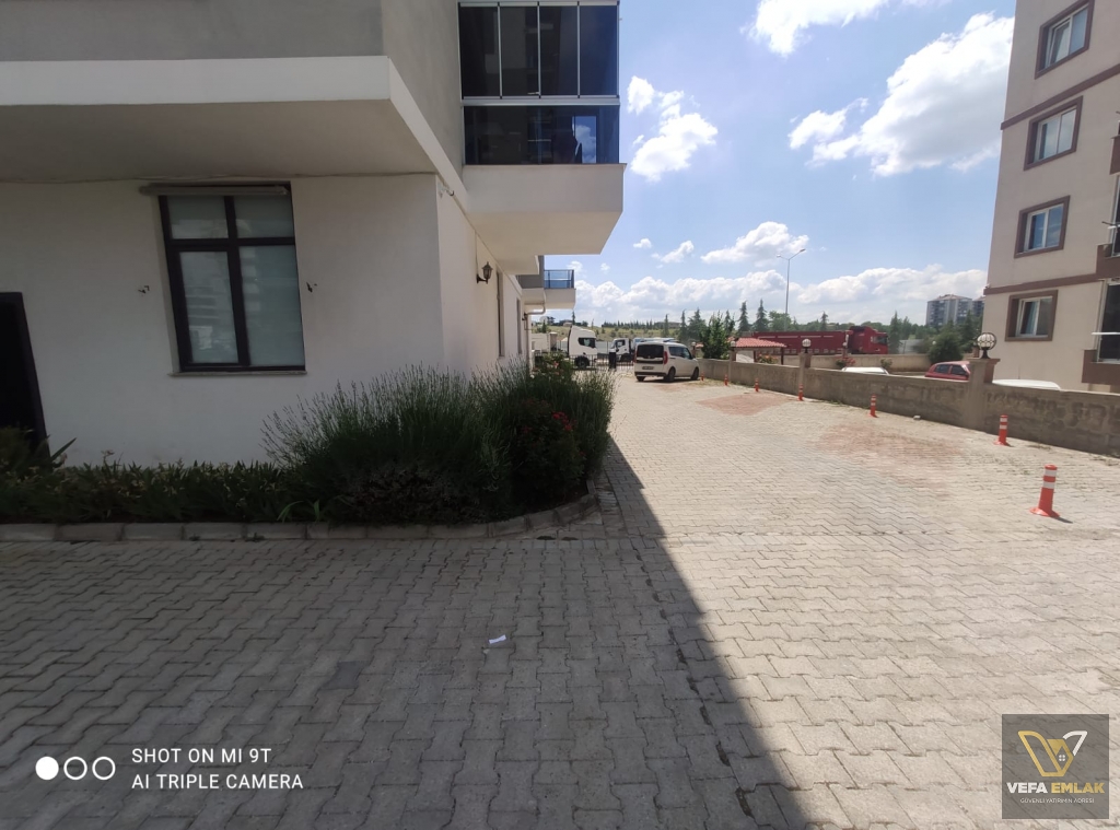 BÖLME YOLU ÜZERİ YILMAZ BETON KARŞISINDA 210 m2 KİRALIK DÜKKAN
