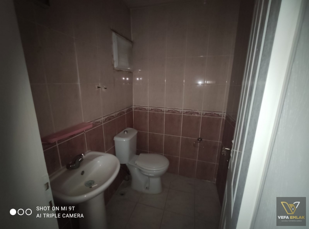 ÜNALAN  MAHALLESİ’NDE TERASLI 2+1 FIRSATI!