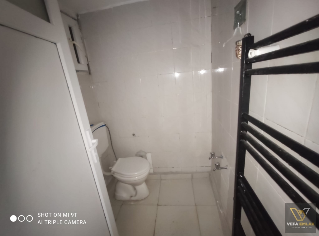 DÖRT YOL VE CİNİBİZ YAKINI ARA KAT 2+1 SATILIK DAİRE