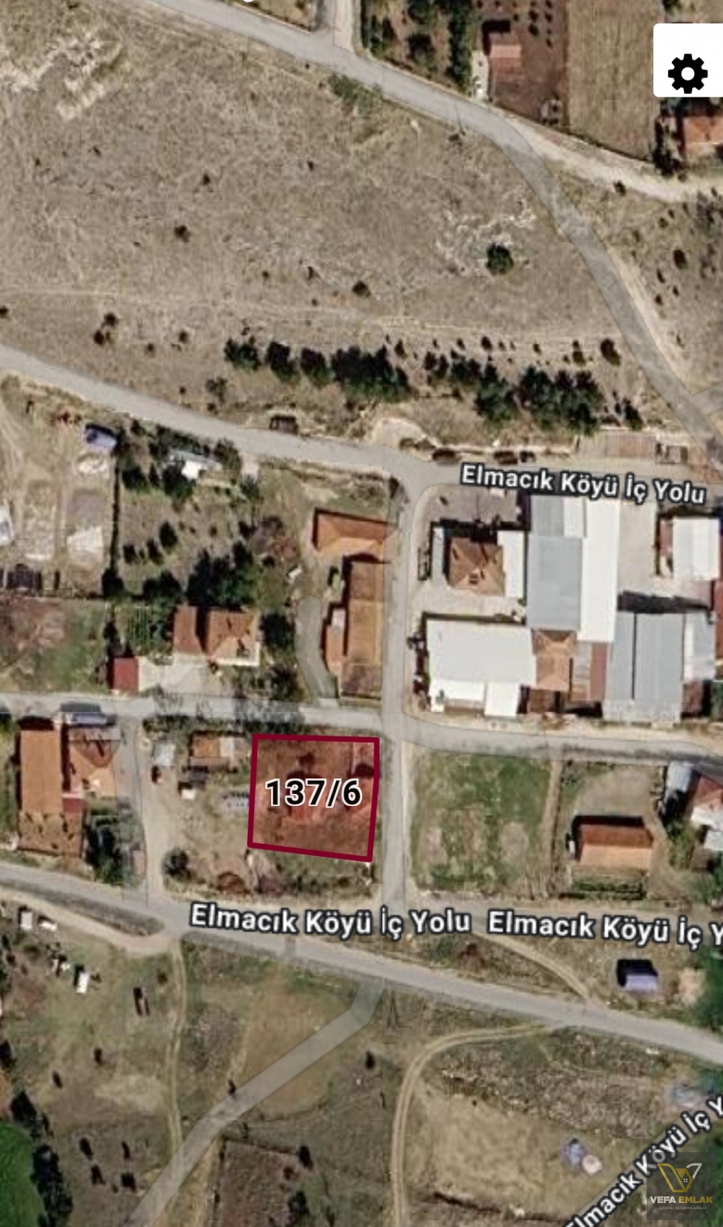 ELMACIK KÖYÜNDE EVLİ , DAMLI VE ÇİFT CEPHELİ 888 m2 FIRSAT ARSA