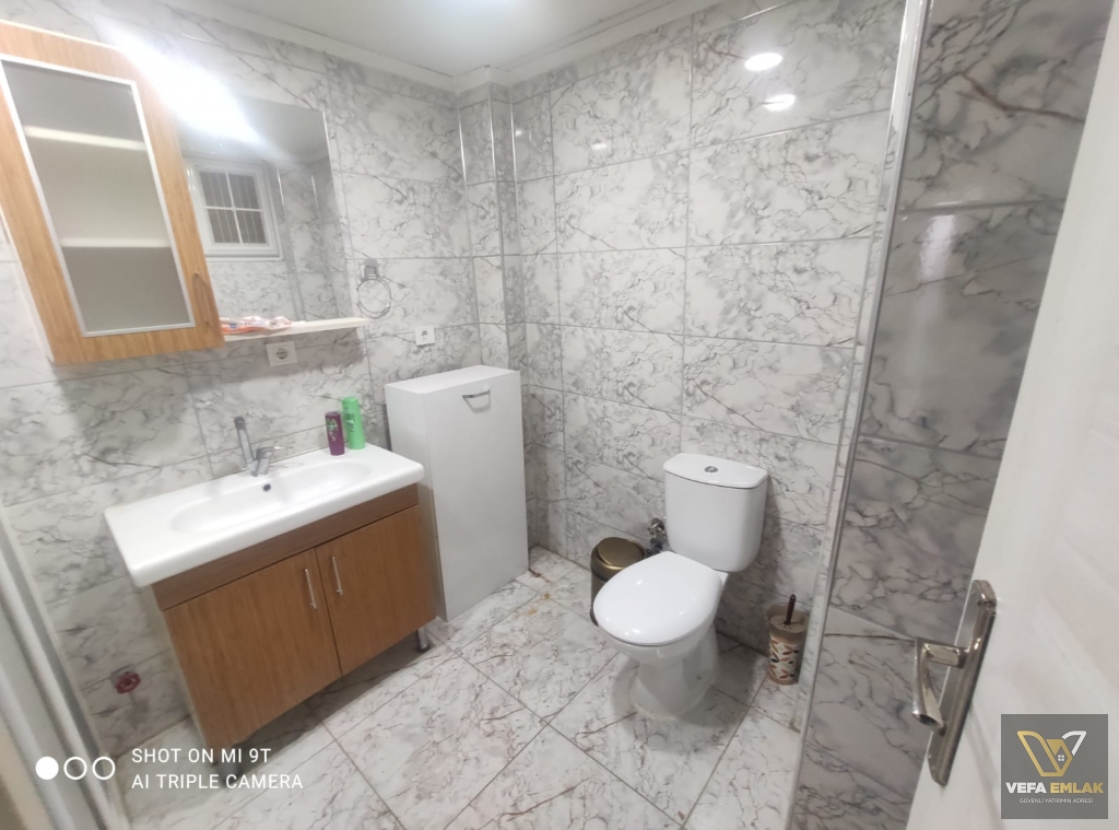 ???? KİRALIK OFİS – UŞAK MERKEZ / ZÜBEYDE HANIM CADDESİ