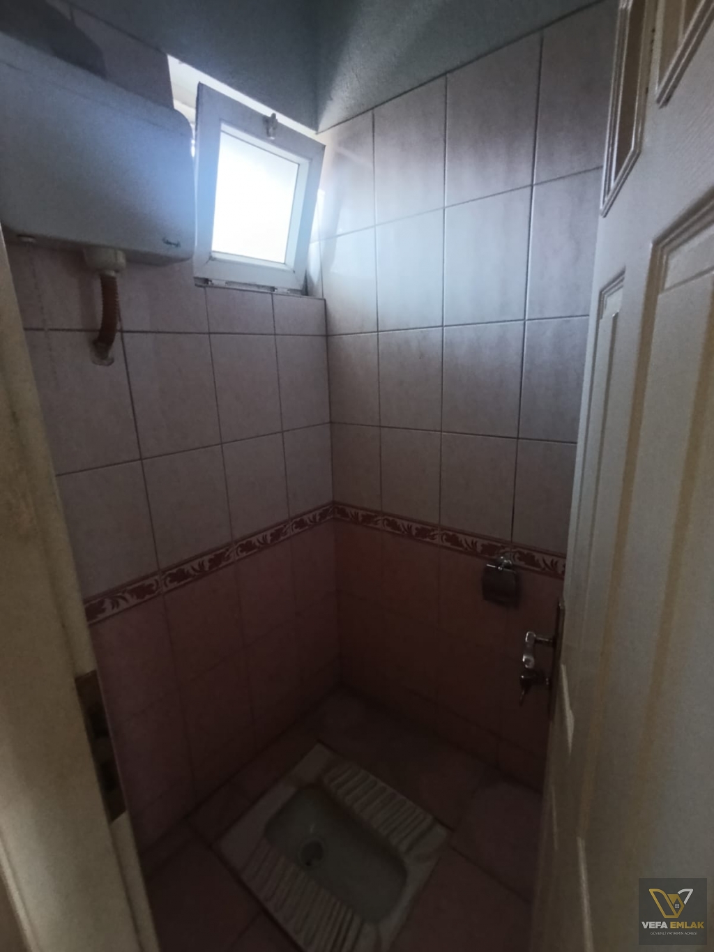 ATATÜRK MAHALLESİ LALELİ CAMİİ YAKINI KİRALIK 2+1