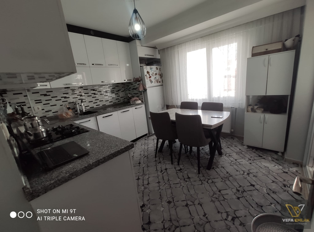 ŞEKER EVLERİ – SATILIK BAKIMLI 2+1 DAİRE