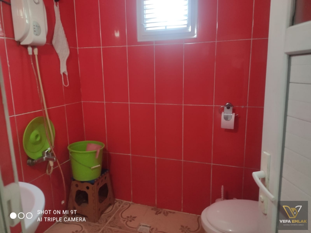 SARAYALTI MAH. SEHER CAMİİ YAKININDA MÜSTAKİL BODRUM KAT    130 m2 SATI