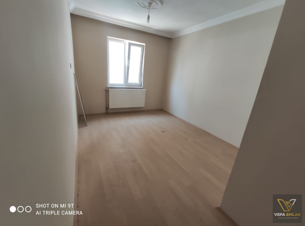 KEMALÖZ MAH.AYŞE ANA SAGLİK MSLK.LİSESİ YAKININDA SATILIK 3+1 DAİRE