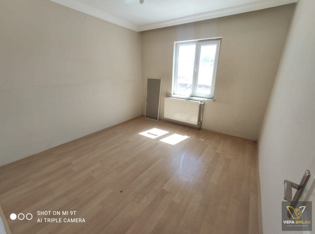 KEMALÖZ MAH.AYŞE ANA SAGLİK MSLK.LİSESİ YAKININDA SATILIK 3+1 DAİRE