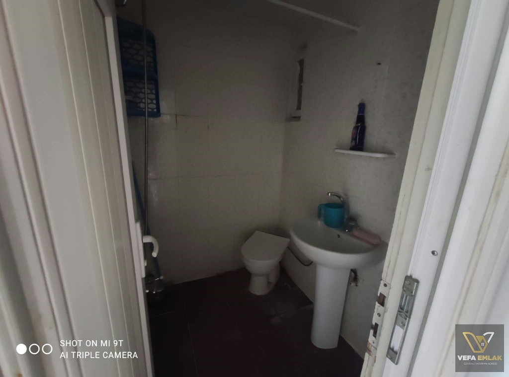 DÖRT YOL VE CİNİBİZ CAMİ YAKINI ARA KAT 2+1 SATILIK DAİRE