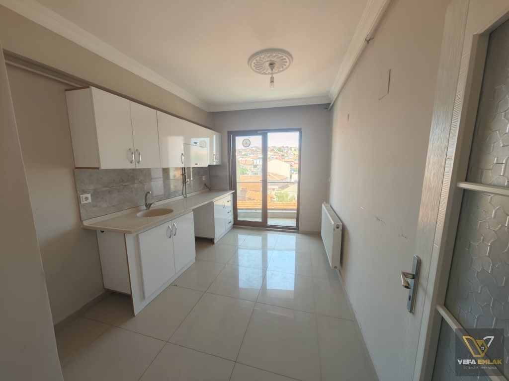 KARAAĞAÇ MAH.ZÜMRÜT CAMİ YAKINI 110 m2 SATILIK 2+1 DAİRE