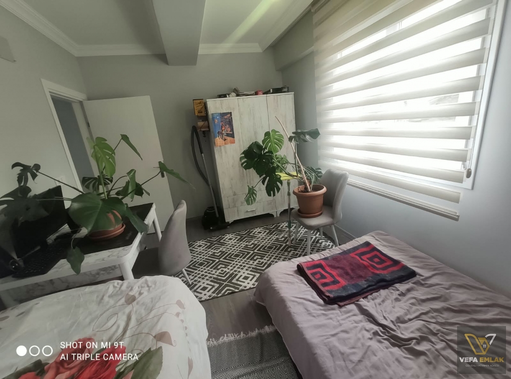 ZÜMRÜT VE  YEŞİL CAMİ  ARASINDA SATILIK 2+1 FULL EŞYALI DAİRE