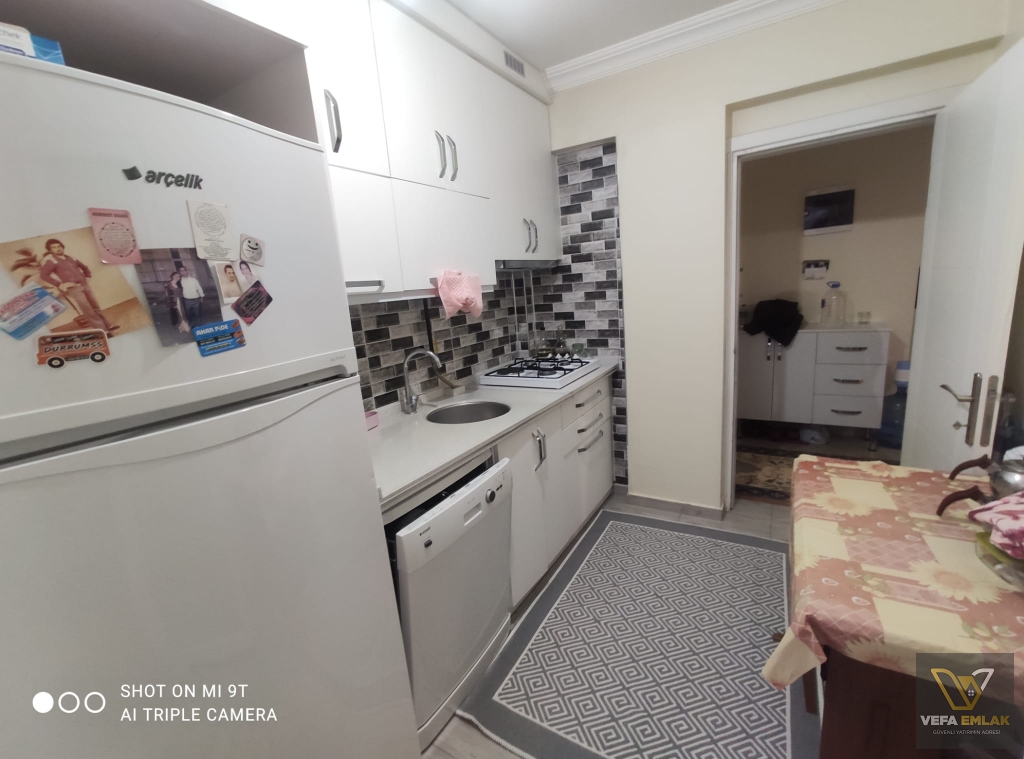 ATATÜRK MAHALLESİ ŞEKER EVLERİ ENSAR CAMİİ YAKININDA SATILIK 2+1 DAİRE