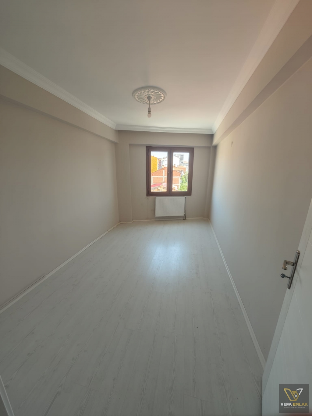 KARAAĞAÇ MAH.ZÜMRÜT CAMİ YAKINI 110 m2 SATILIK 2+1 DAİRE