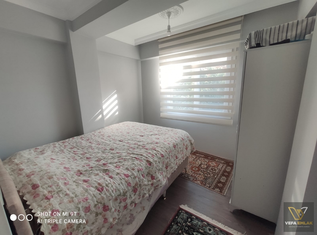 ZÜMRÜT CAMİİ VE YEŞİL CAMİİ ARASINDA FUL EŞYALI 2+1 SATILIK DAİRE