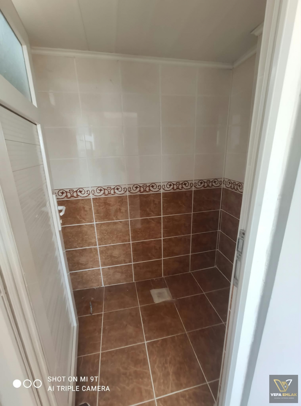 MAHMUT ÖZGÖBEK OKULU YAKININDA MUSTAKİL 3+1 144 m2 DAİRE