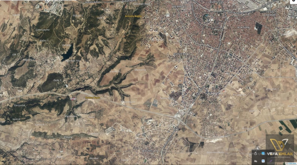 YEŞİL KARAAĞAÇTA UŞAK VE BÖLMEYE 5 KM.UZAKLIKTA  YATIRIMLIK 6.701m2 SATILIK TARL
