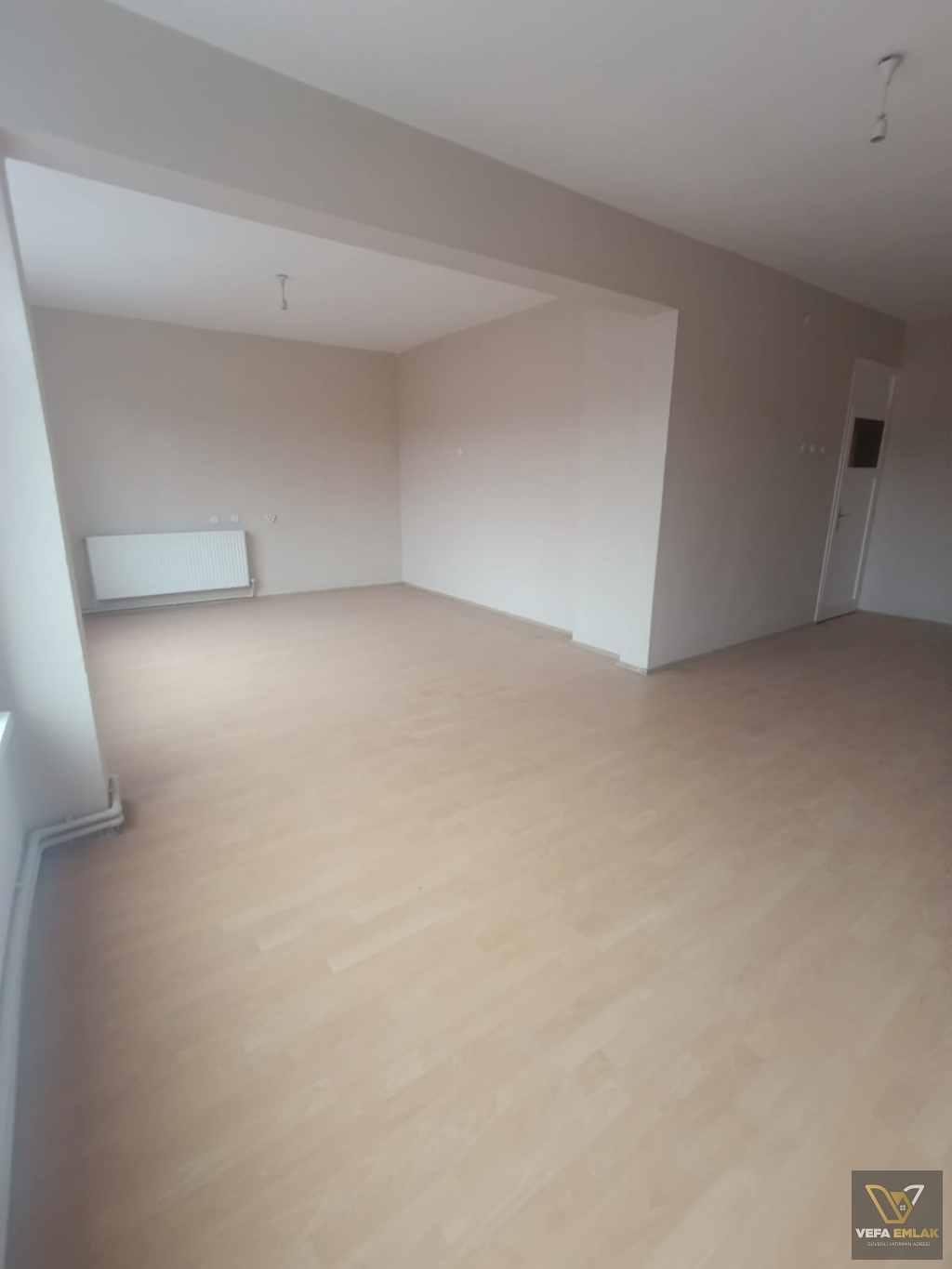 UŞAK ÖZER HAMAMI VE HALK EĞİTİM YANINDA KİRALIM 3+1 DAİRE...