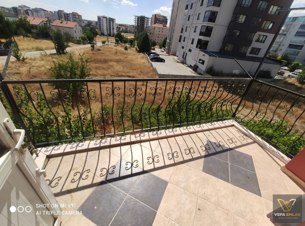 MAHMUT ÖZGÖBEK OKULU YAKININDA MUSTAKİL 3+1 144 m2 DAİRE