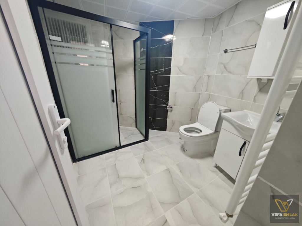 GEDİZYOLU ZÜMRÜT CAMİİ YAKINI SATILIK 2+1 DAİRE