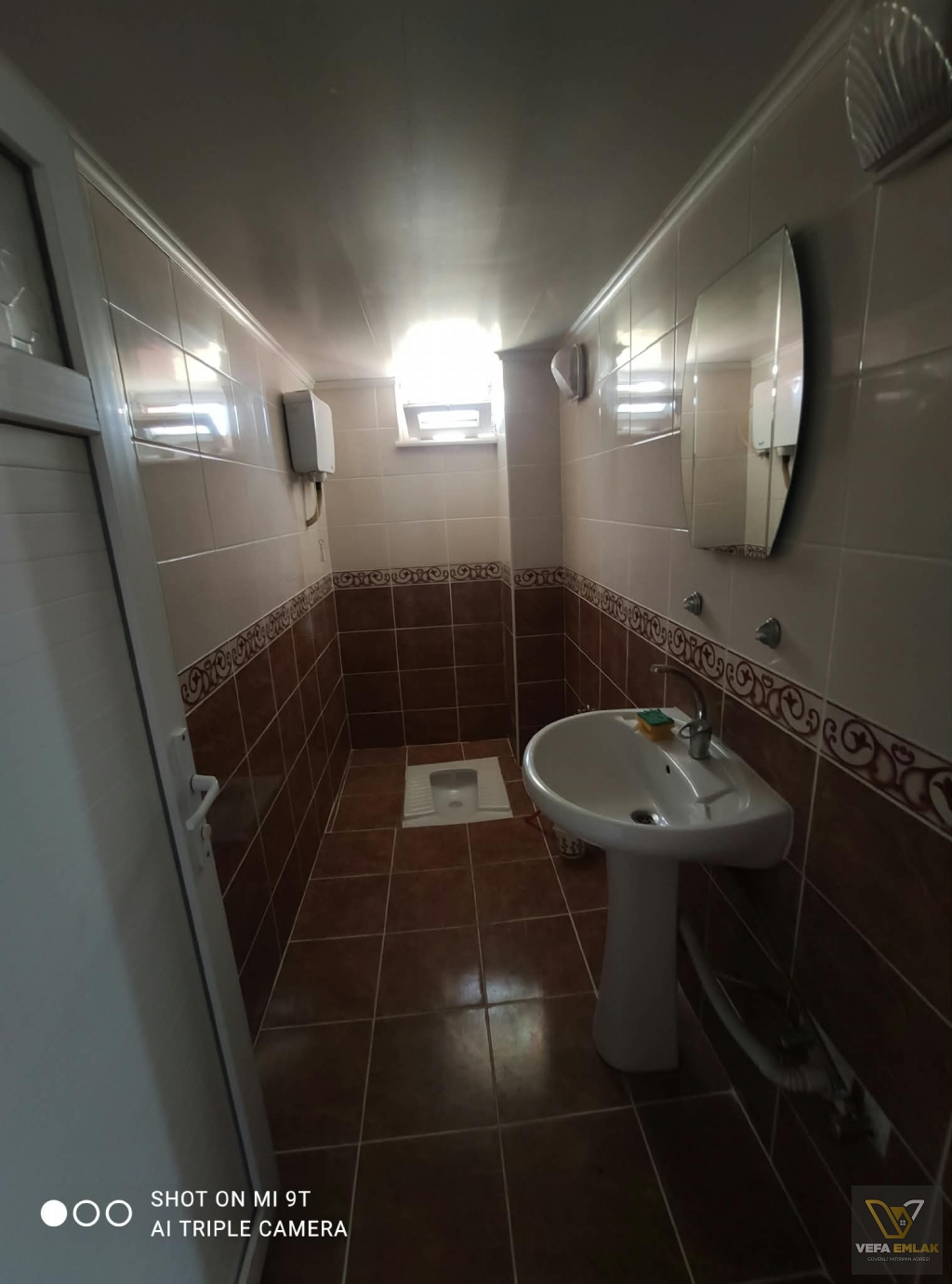 MAHMUT ÖZGÖBEK OKULU YAKININDA MUSTAKİL 3+1 144 m2 DAİRE