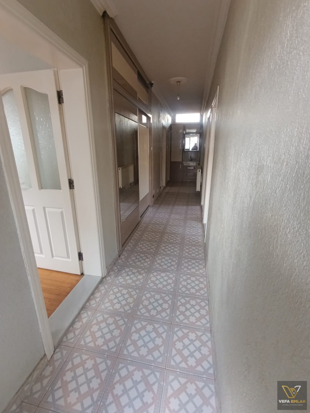 ATATÜRK MAHALLESİ LALELİ CAMİİ YAKINI KİRALIK 2+1