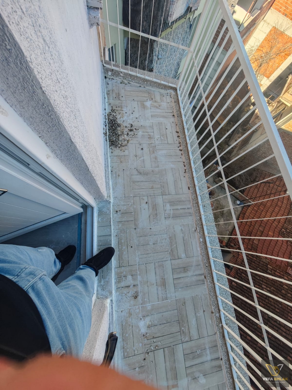 GEDİZYOLU ZÜMRÜT CAMİİ YAKINI SATILIK 2+1 DAİRE