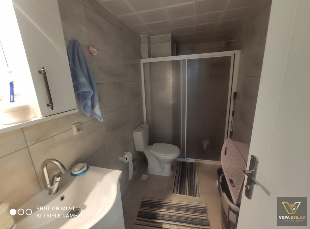 ZÜMRÜT CAMİİ VE YEŞİL CAMİİ ARASINDA FUL EŞYALI 2+1 SATILIK DAİRE