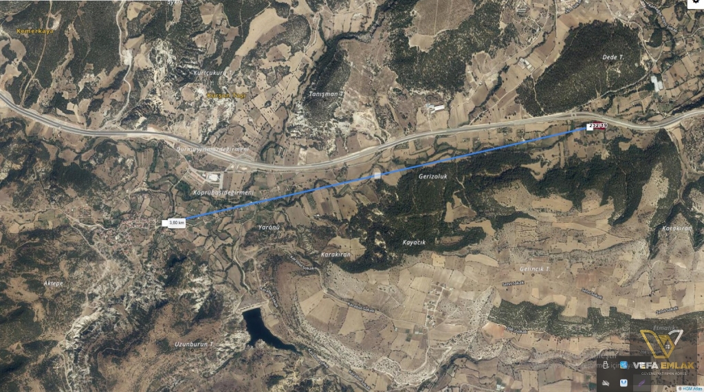 YEŞİL KARAAĞAÇTA UŞAK / BÖLME YAKININDA YATIRIMLIK 3.832m2 SATILIK TARLA