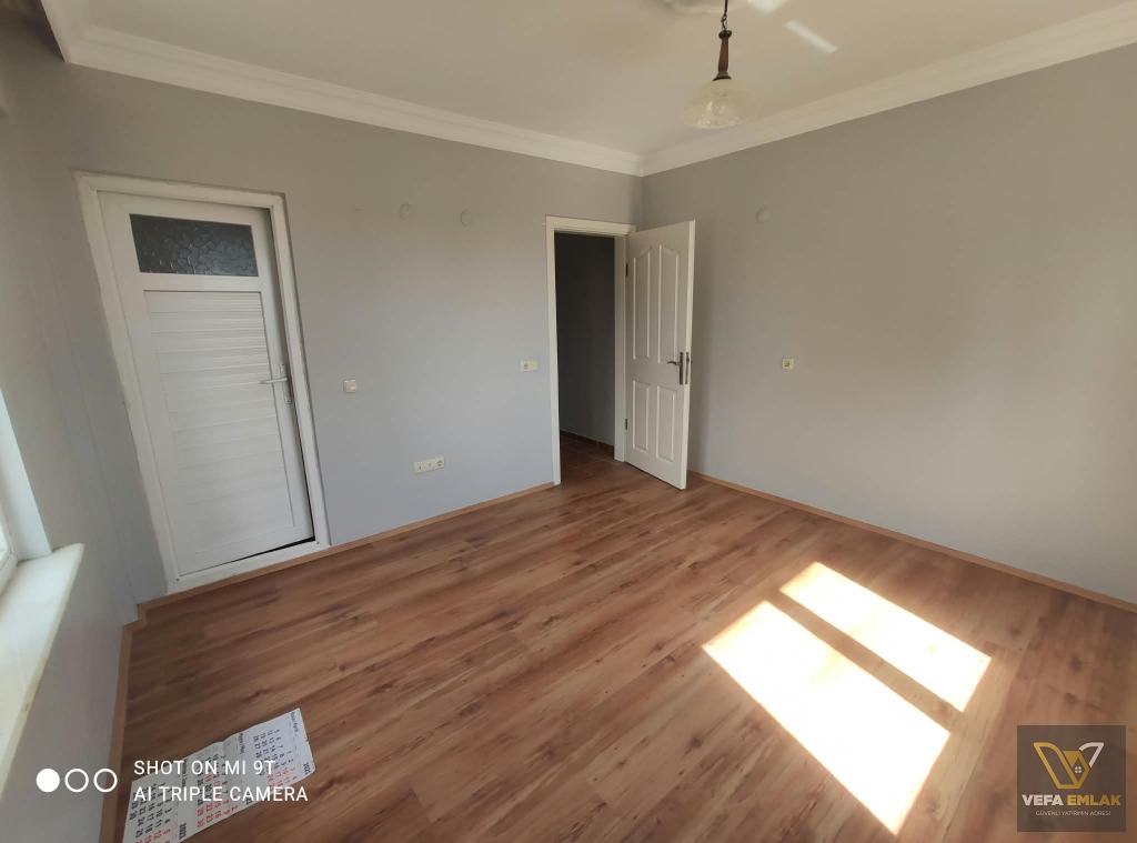 MAHMUT ÖZGÖBEK OKULU YAKININDA MUSTAKİL 3+1 144 m2 DAİRE