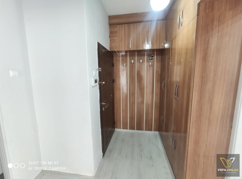 ATA PARK FİLE MARKET YAKININDA  ARA KAT SATILIK 2+1 DAİRE