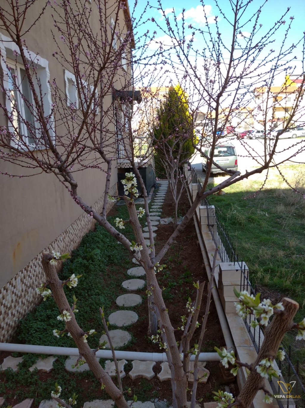 LALELİ CAMİİ CİVARINDA ULTRA LÜKS MÜSTAKİL( 338 m2)SATILIK BİNA